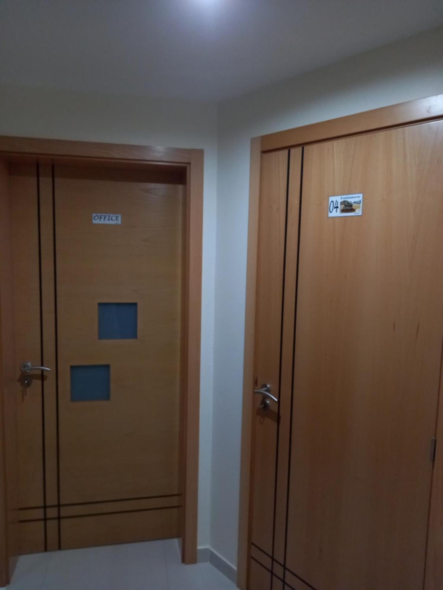 Nifa House Hotell Espargos Eksteriør bilde