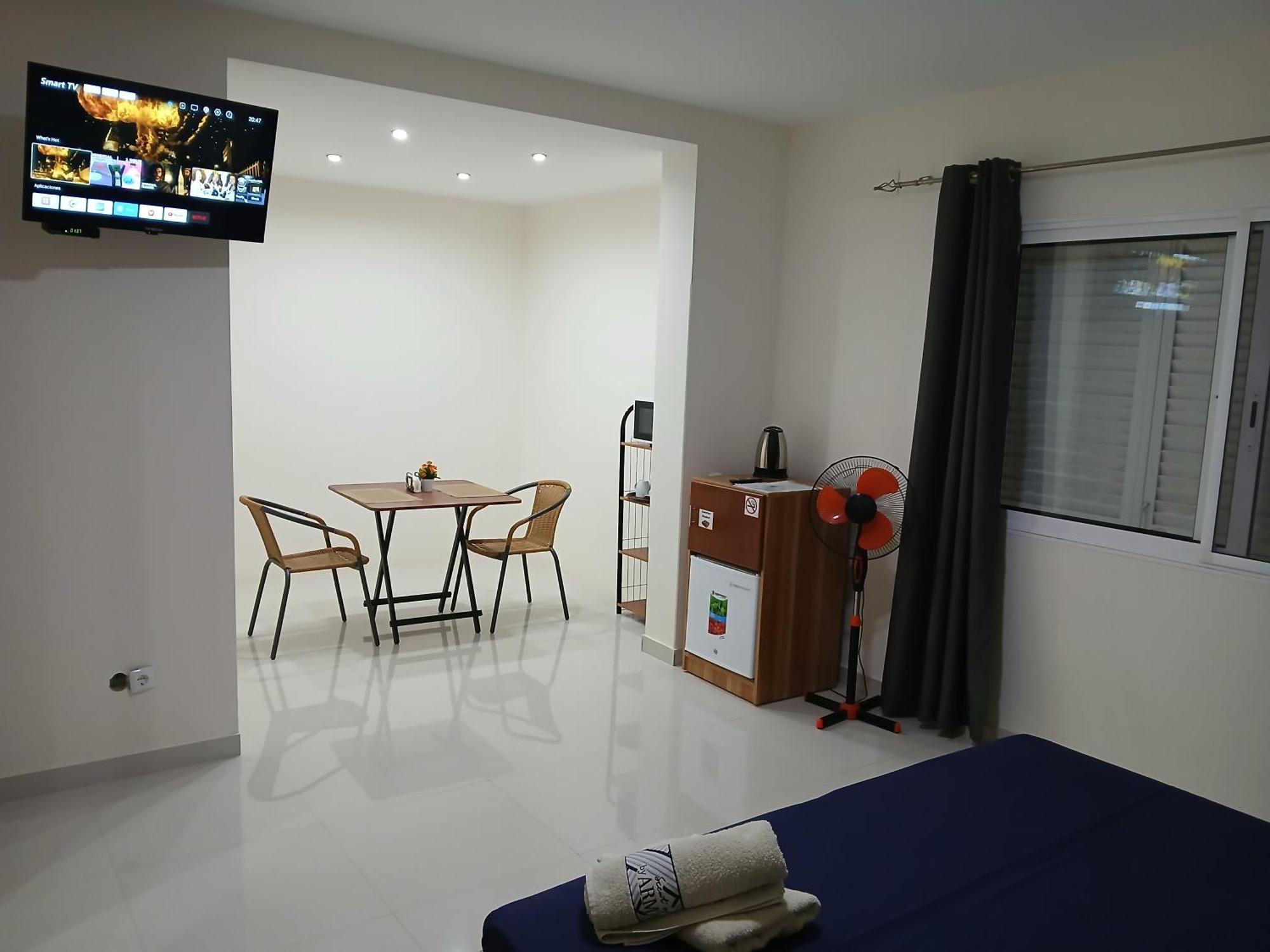 Nifa House Hotell Espargos Eksteriør bilde